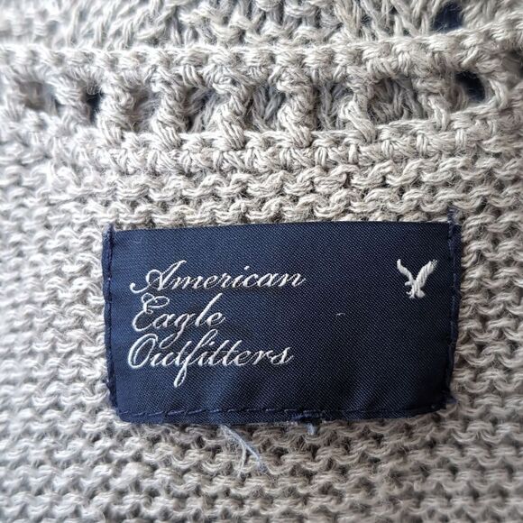 Aeo grey scoop neck knit vest  size M - Picture 3 of 4